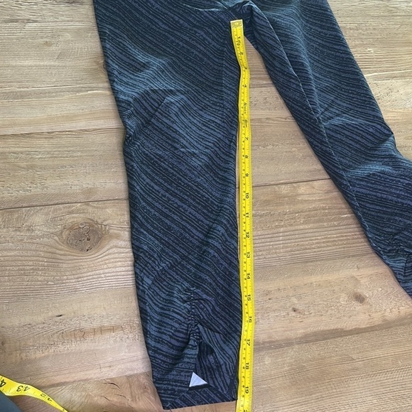 Calvin Klein Yoga Leggings.  Size XS - Picture 8 of 11